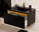 Czarna szafka łazienkowa 80 cm z elegancką złotą wstawką i czarną umywalką