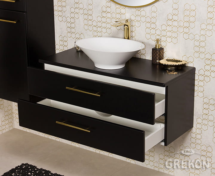 Czarna szafka w stylu glamour