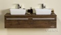Szafka łazienkowa w kolorze antyczne drewno z białymi umywalkami