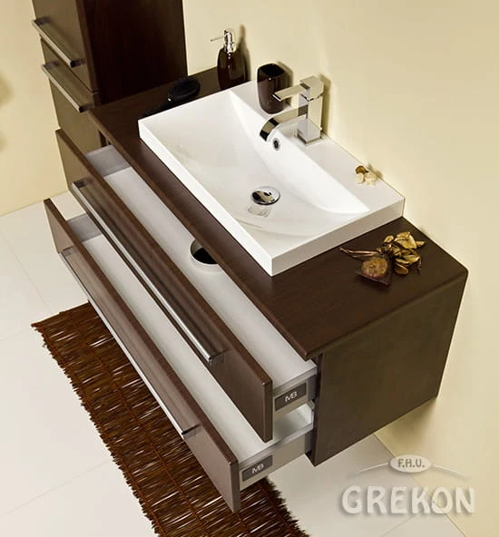 Elegancka i praktyczna szafka do łazienki w kolorze wenge
