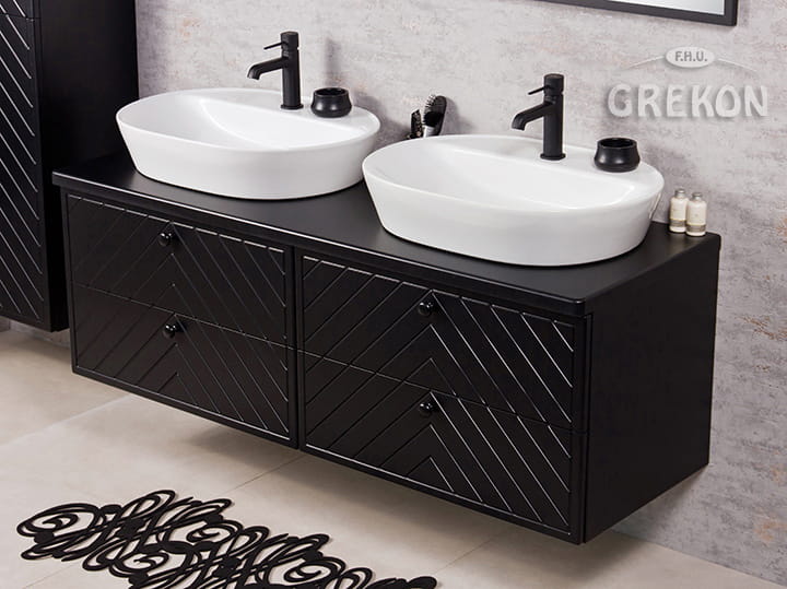 Czarna szafka z umywalkami ceramicznymi