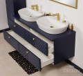 Granatowa szafka łazienkowa z umywalkami ceramicznymi