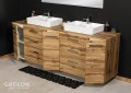 Elegancka szafka łazienkowa w kolorze naturalny dąb z ceramicznymi umywalkami