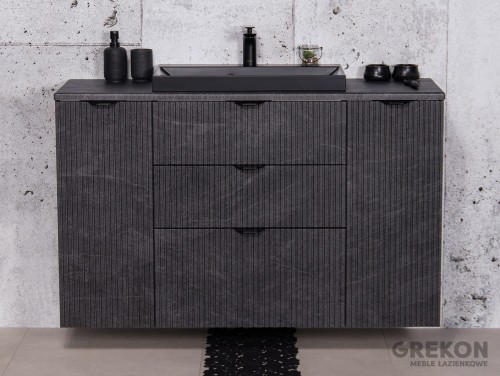Grafitowa szafka łazienkowa z czarną matową nablatową umywalką