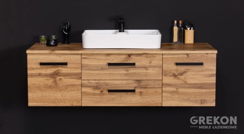 Nowoczesna szafka łazienkowa w kolorze dąb naturalny z białą ceramiczną umywalką