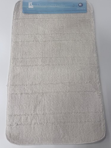 Biały dywanik łazienkowy