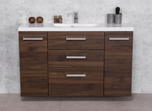 Duża i przestronna szafka łazienkowa brązowa 120 cm
