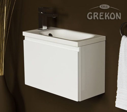 Komplet klasycznych białych mebli w rozmiarze 50 cm