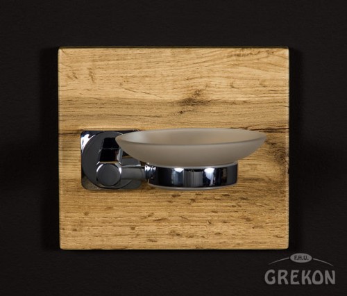 Mydelniczka w kolorze dębu naturalnego.