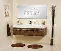 Duża i pakowna szafka łazienkowa w kolorze antycznego drewna z białą dolomitowa umywalką
