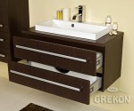 Praktyczna szafka łazienkowa w kolorze wenge z białą nablatową umywalką